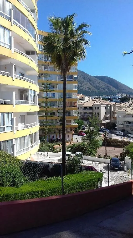 フエンヒロラEdificio Alessandraアパートメント アパート